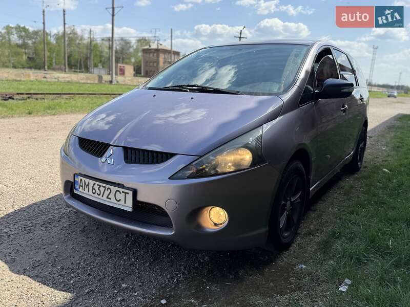 Mitsubishi Grandis 2006