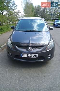 Минивэн Mitsubishi Grandis 2006 в 