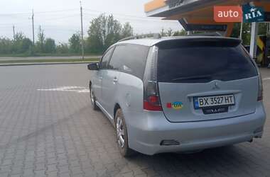 Мінівен Mitsubishi Grandis 2004 в 