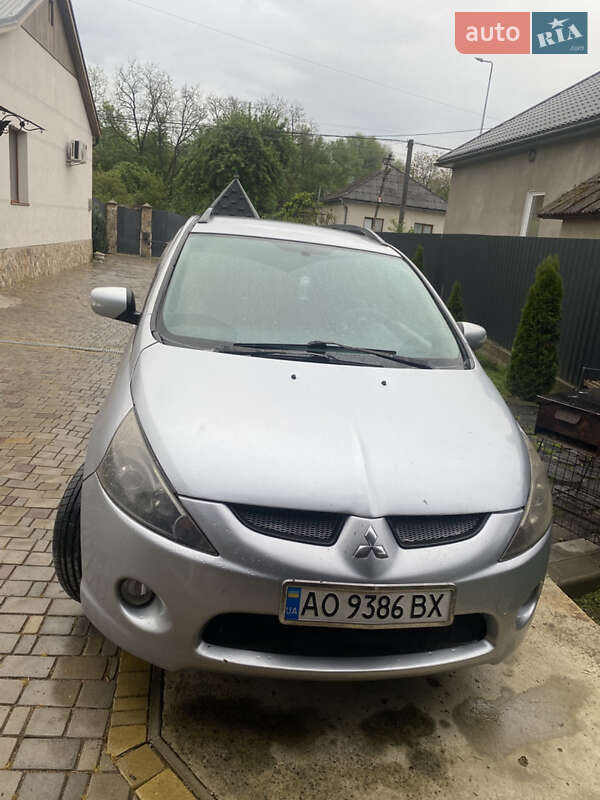 Універсал Mitsubishi Grandis 2005 в Ужгороді