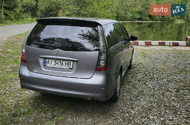 Минивэн Mitsubishi Grandis 2005 в 