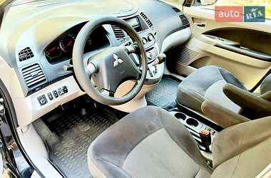 Минивэн Mitsubishi Grandis 2008 в 