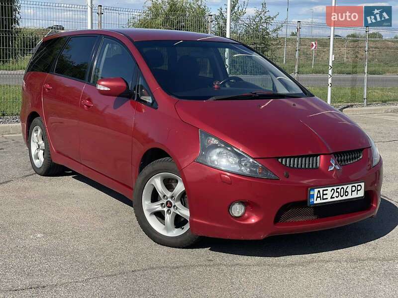 Mitsubishi Grandis 2005