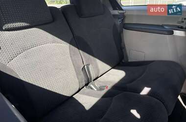 Мінівен Mitsubishi Grandis 2005 в 