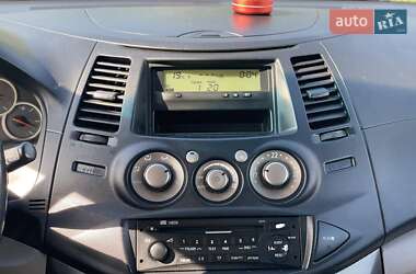 Мінівен Mitsubishi Grandis 2005 в 