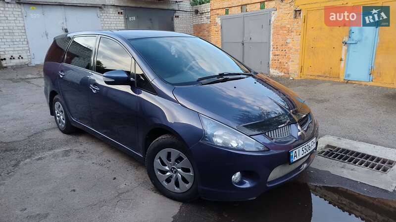 Мінівен Mitsubishi Grandis 2004 в 