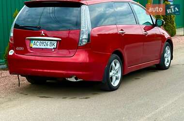 Минивэн Mitsubishi Grandis 2007 в 