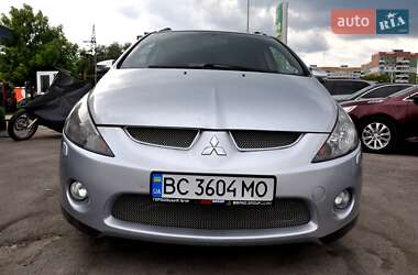 Минивэн Mitsubishi Grandis 2004 в 