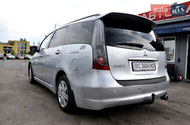 Минивэн Mitsubishi Grandis 2004 в 