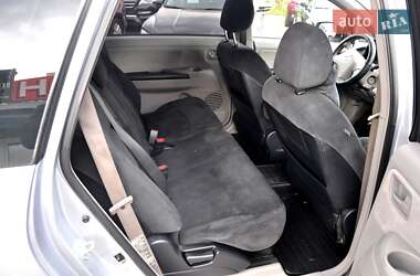 Минивэн Mitsubishi Grandis 2004 в 