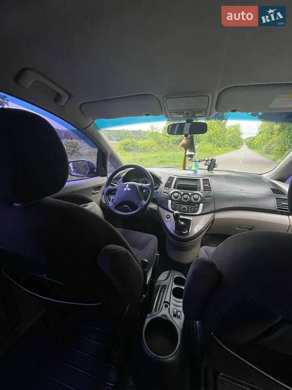 Минивэн Mitsubishi Grandis 2008 в Остроге фото 8 Минивэн Mitsubishi Grandis 2008 в Остроге