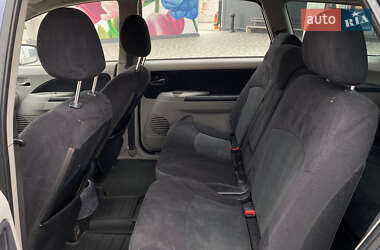 Минивэн Mitsubishi Grandis 2008 в 