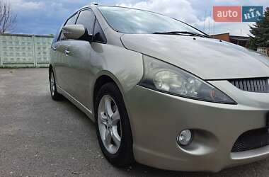 Минивэн Mitsubishi Grandis 2006 в 