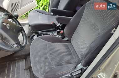 Минивэн Mitsubishi Grandis 2006 в 