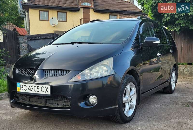Mitsubishi Grandis 2007