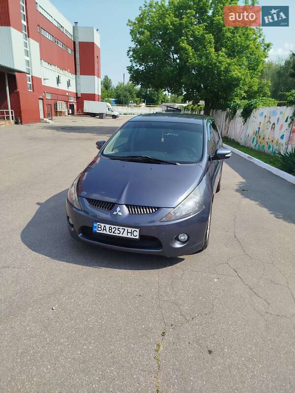 Mitsubishi Grandis 2007