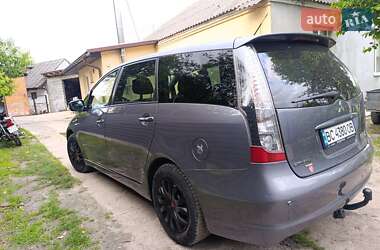 Минивэн Mitsubishi Grandis 2008 в 