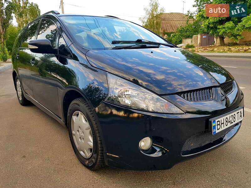 Mitsubishi Grandis 2005
