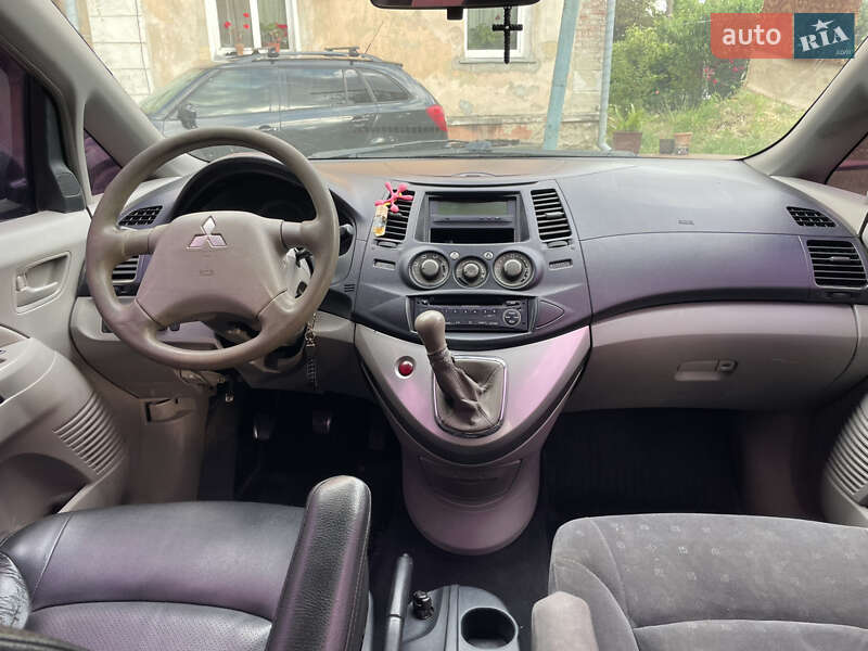 Мінівен Mitsubishi Grandis 2005 в Чернівцях
