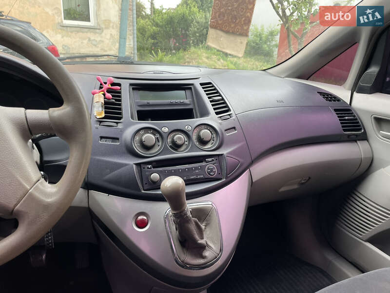 Мінівен Mitsubishi Grandis 2005 в Чернівцях