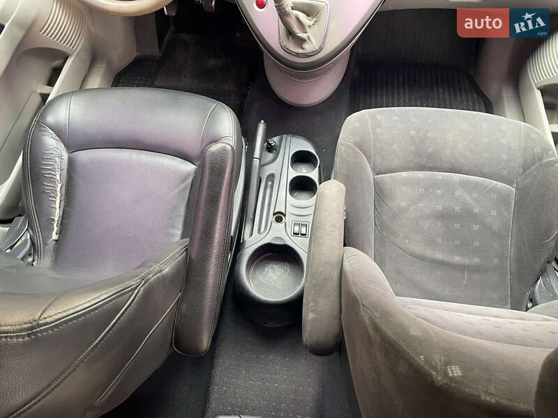 Мінівен Mitsubishi Grandis 2005 в Чернівцях