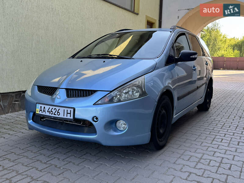 Mitsubishi Grandis 2004
