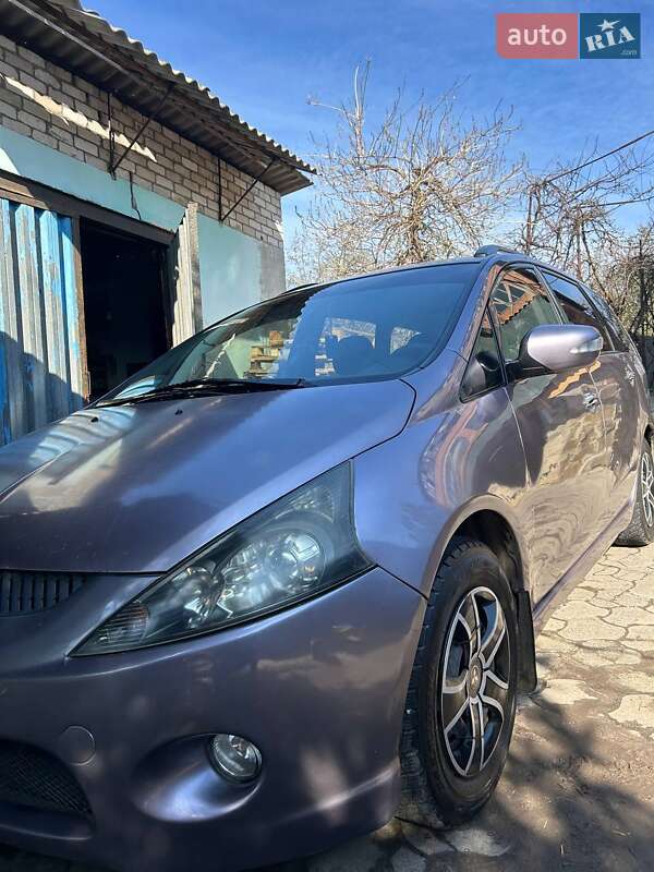 Mitsubishi Grandis 2005