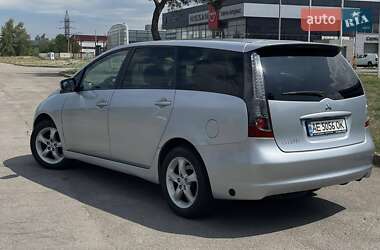 Минивэн Mitsubishi Grandis 2006 в 