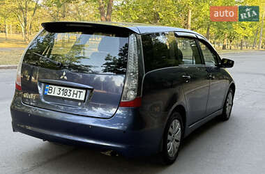 Минивэн Mitsubishi Grandis 2006 в 