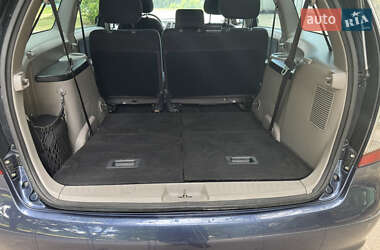 Минивэн Mitsubishi Grandis 2010 в 