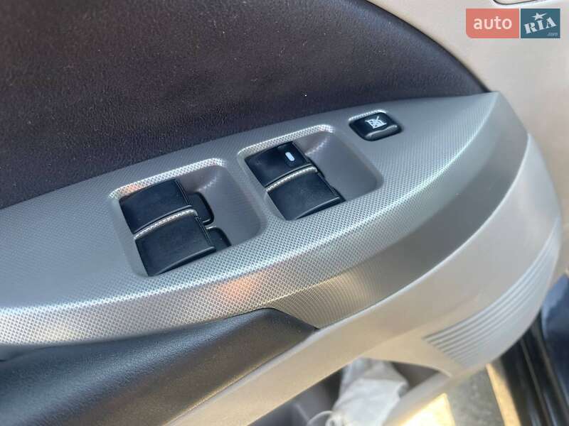Минивэн Mitsubishi Grandis 2008 в Киеве