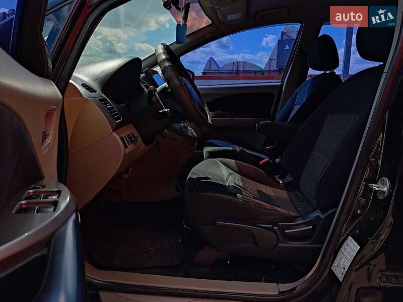 Минивэн Mitsubishi Grandis 2008 в Киеве