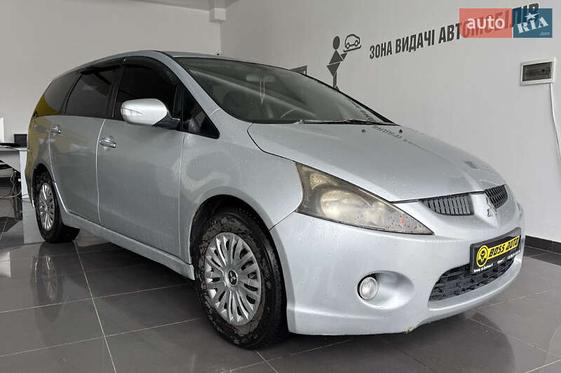 Mitsubishi Grandis 2007