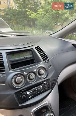 Мінівен Mitsubishi Grandis 2006 в 