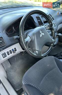 Минивэн Mitsubishi Grandis 2006 в 