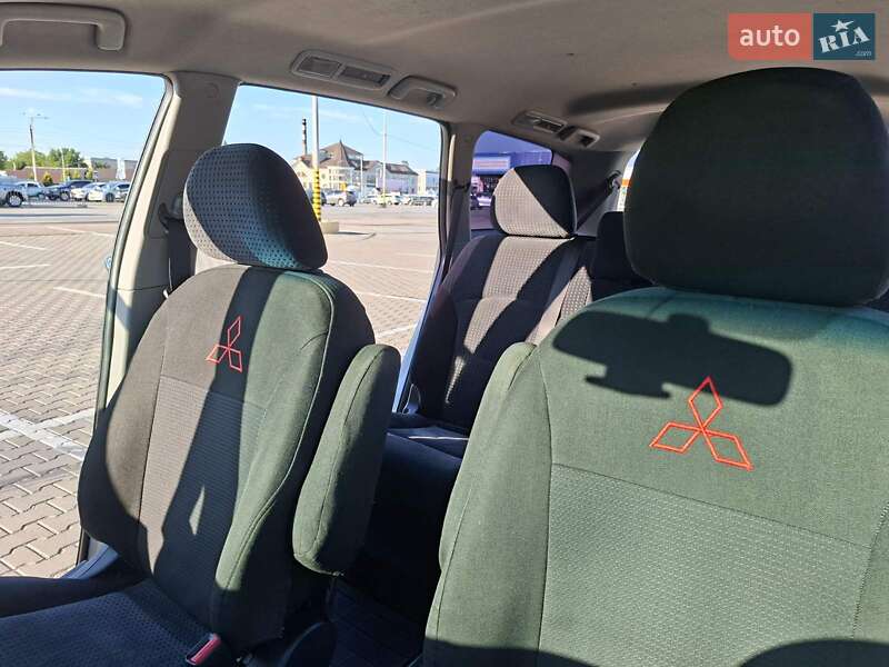 Минивэн Mitsubishi Grandis 2006 в Черновцах