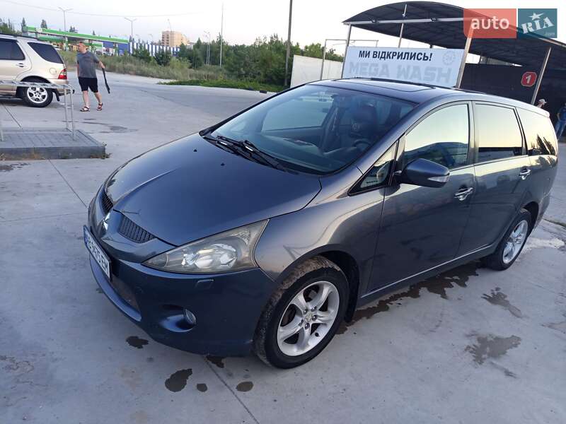 Минивэн Mitsubishi Grandis 2006 в Каменец-Подольском