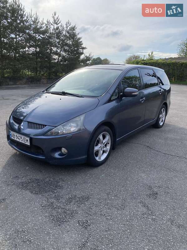 Минивэн Mitsubishi Grandis 2006 в Каменец-Подольском