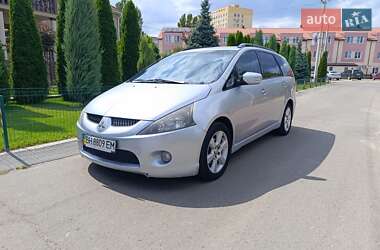 Минивэн Mitsubishi Grandis 2005 в 