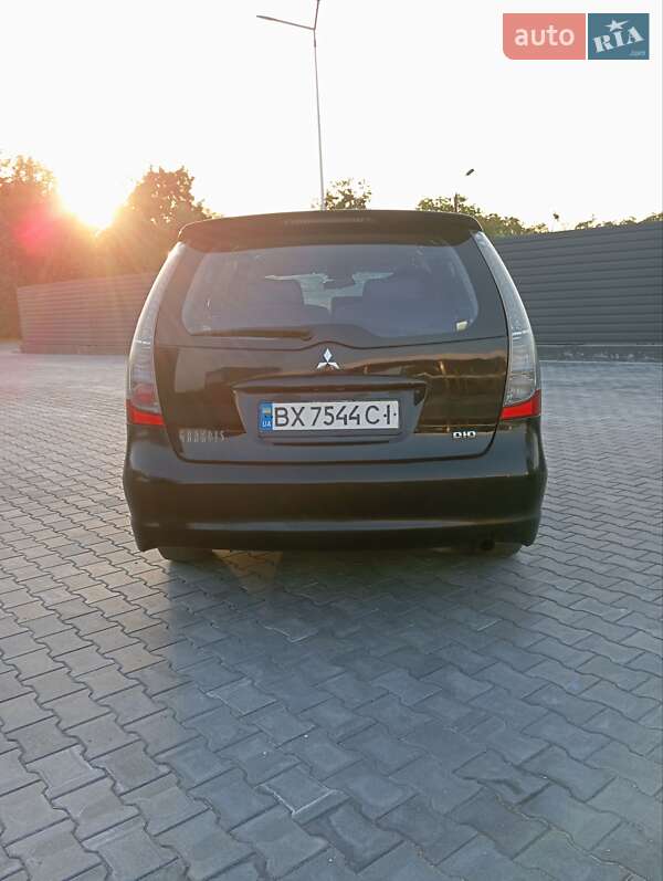 Мінівен Mitsubishi Grandis 2009 в Кам'янець-Подільському