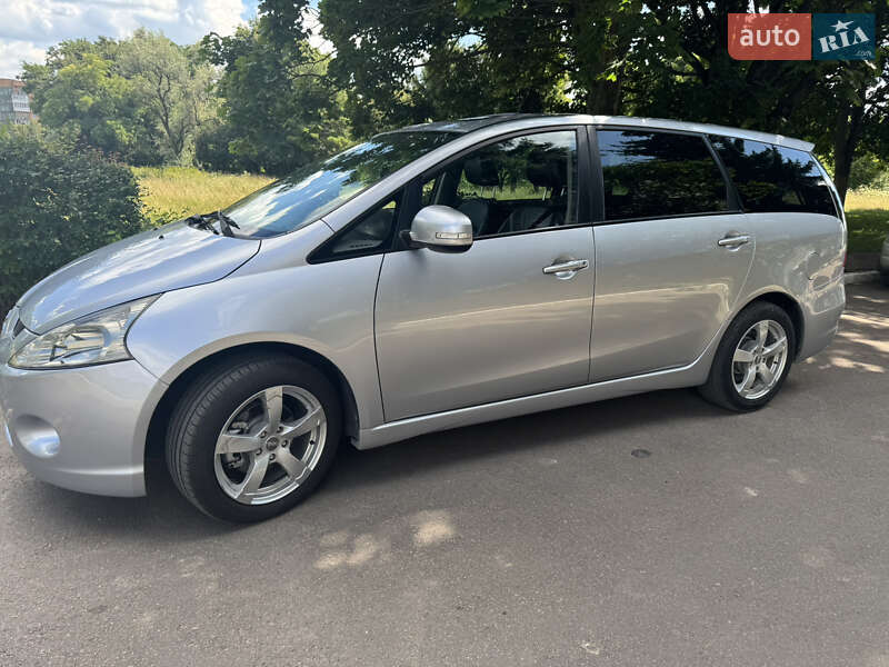 Mitsubishi Grandis 2010
