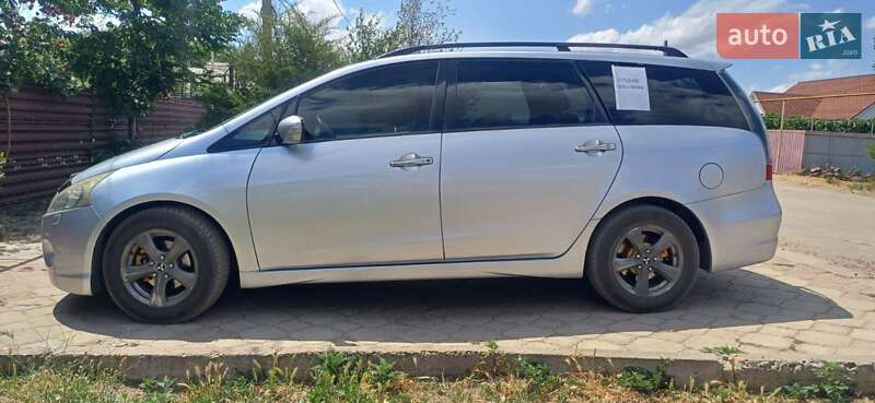 Mitsubishi Grandis 2006