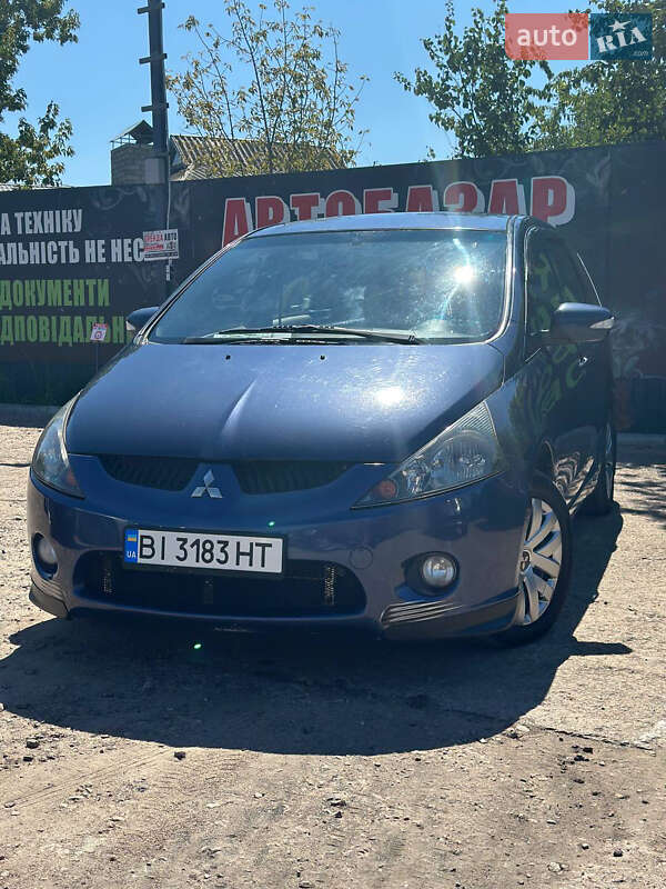 Mitsubishi Grandis 2006