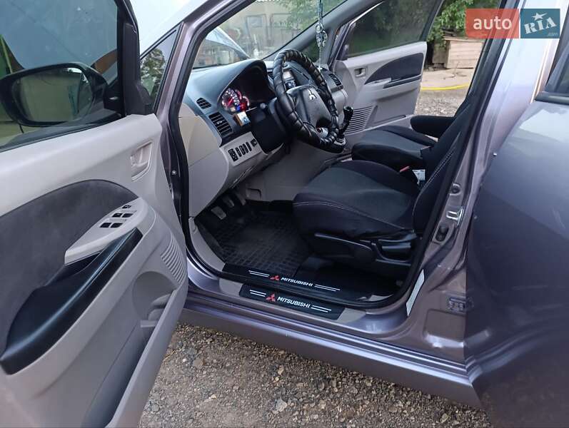 Минивэн Mitsubishi Grandis 2006 в Николаеве