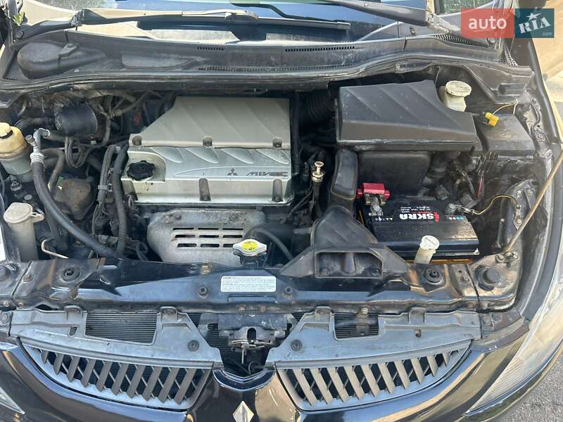 Mitsubishi Grandis 2005