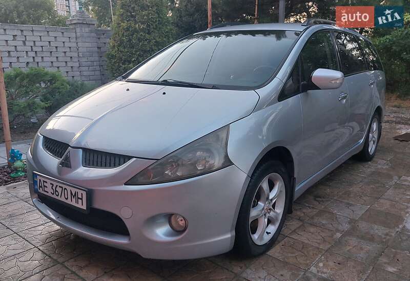 Mitsubishi Grandis 2006