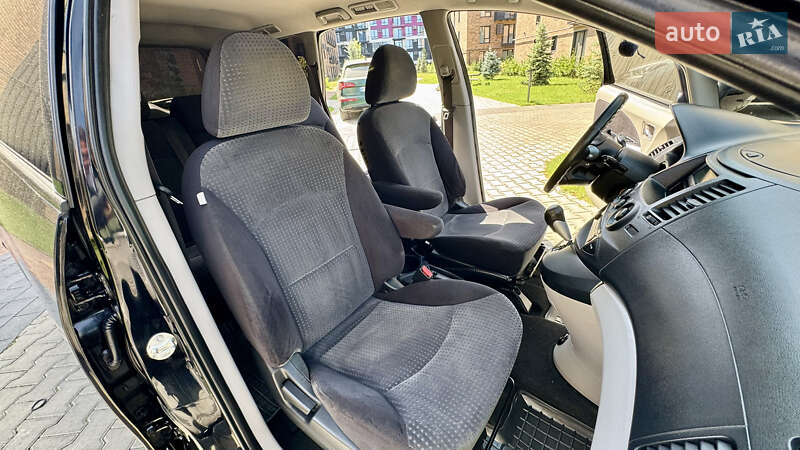 Мінівен Mitsubishi Grandis 2007 в Івано-Франківську