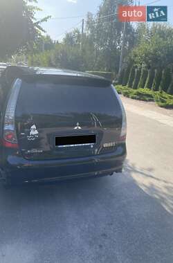 Минивэн Mitsubishi Grandis 2008 в 