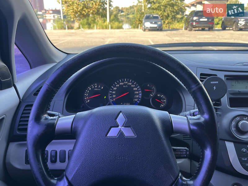 Мінівен Mitsubishi Grandis 2008 в Києві