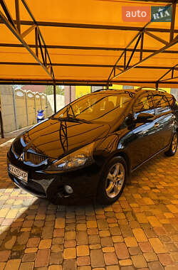 Mitsubishi Grandis 2007